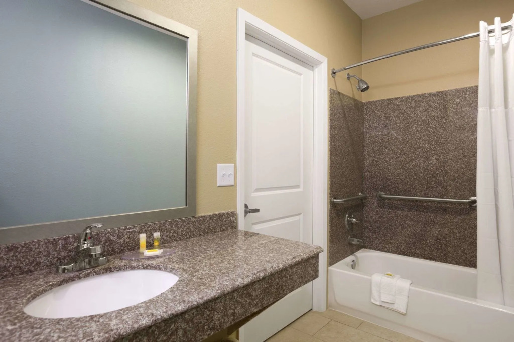 Days Inn & Suites by Wyndham Gonzales TX