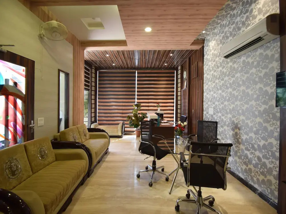 OYO 7110 Hotel Prince