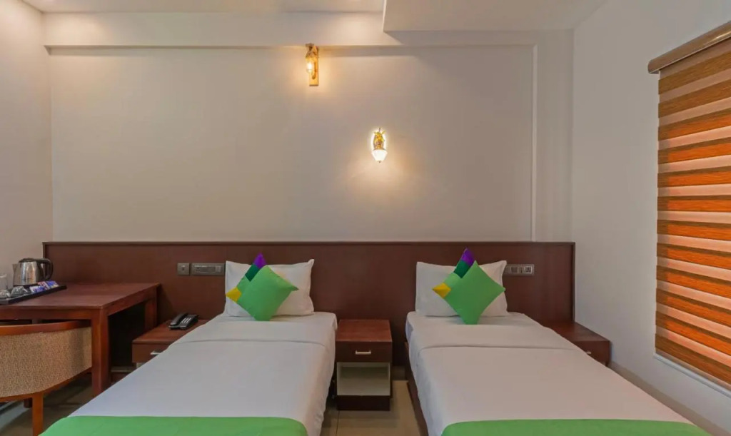 Treebo Amigos Residency - 500M From Cochin Airport