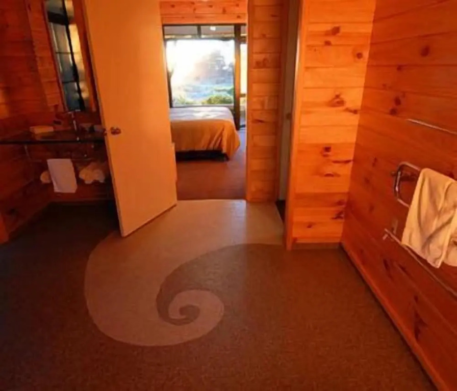 Paparoa Beach Hideaway with Hot Tub