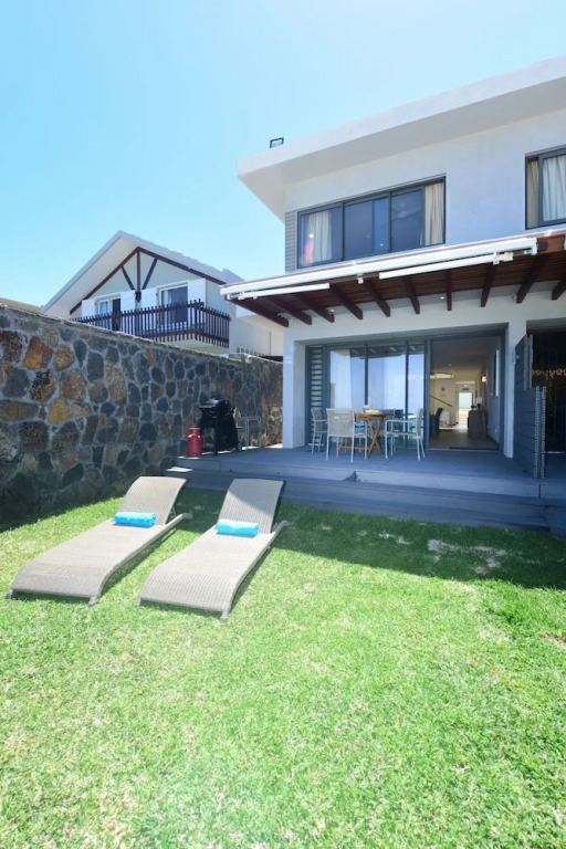 Stella Beach House by StayMauritius