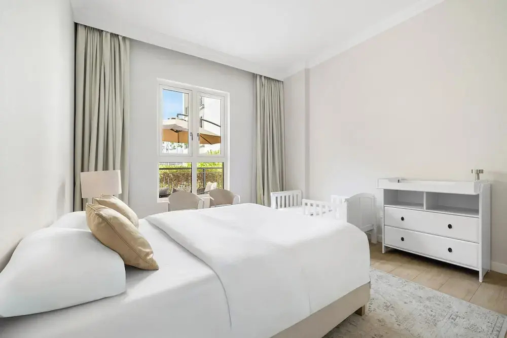 Stylish 2BR with Beach Access