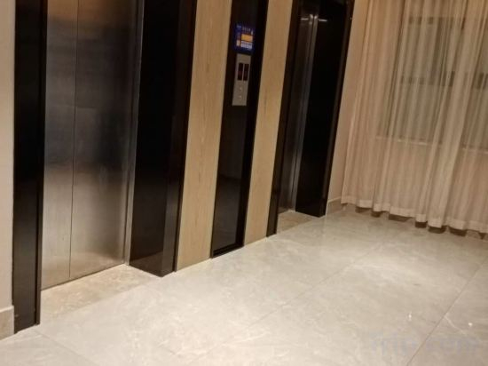 Kyriad Hotel (Loudi Central Hospital Vocational and Technical College Store)
