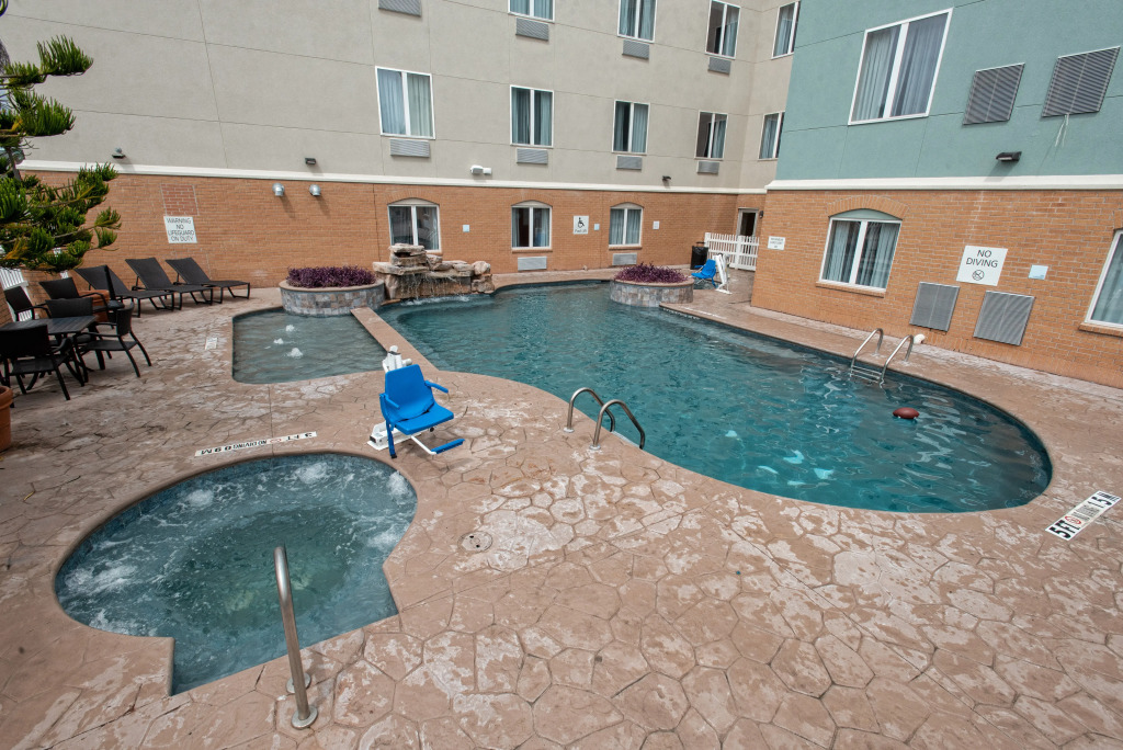 Holiday Inn Exp Suites Pt Aransas Beach