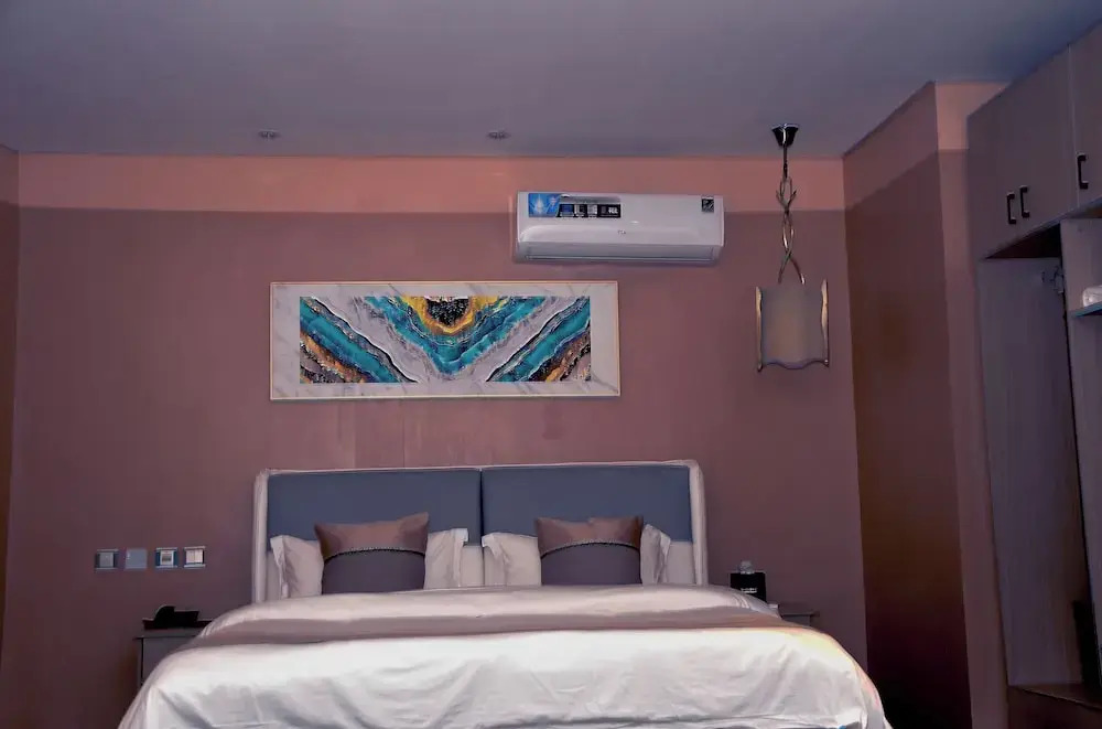 Wealth Hotel