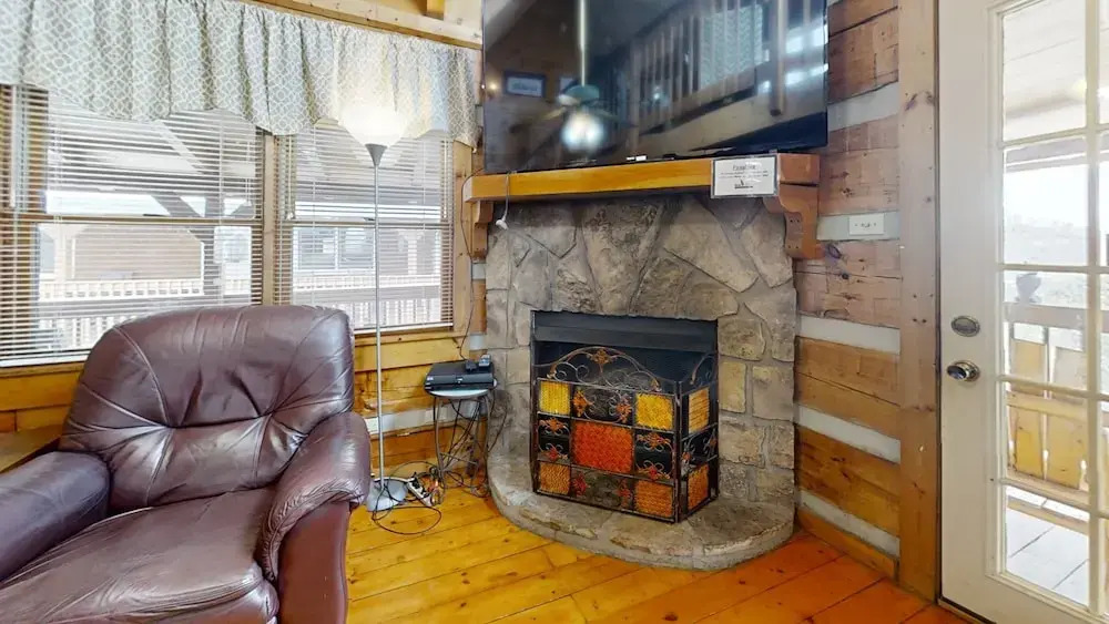 Sweet Scarlet Rose 4 Bedroom Cabin