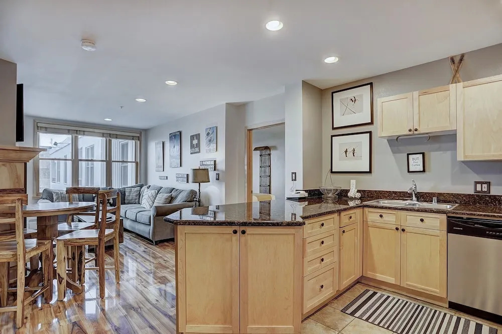 Premier Silver Mill 8281-2br-walk To Slopes! Kids Ski Free! 2 Bedroom Condo by RedAwning
