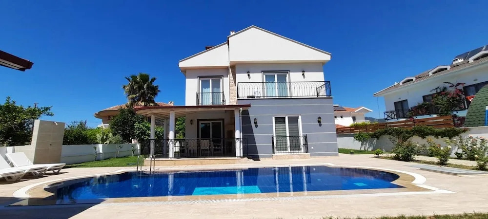 Beautiful 4-bed Villa Beril With Private Pool