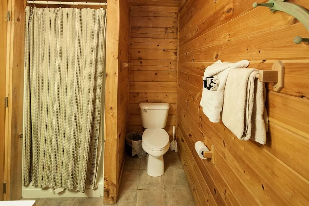 Smoky Mountain Escape by Heritage Cabin Rentals