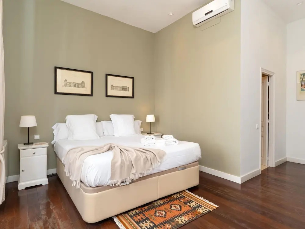 Apartamento de Tres Habitaciones con Terraza 11B