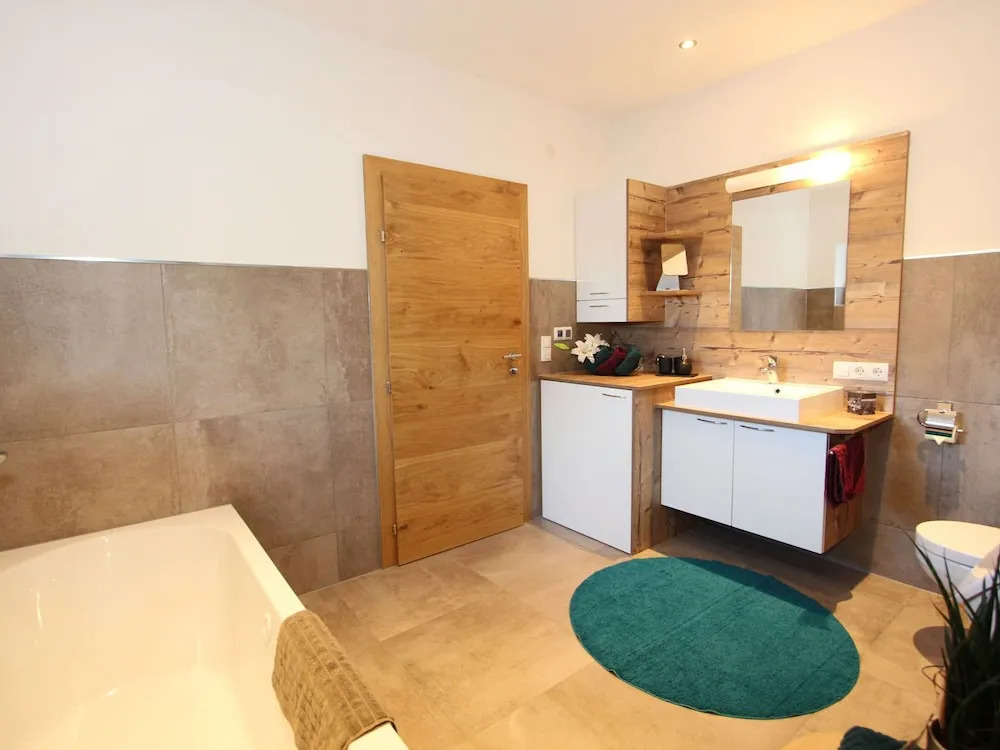 Valley-view Apartment With Garden in Wenns