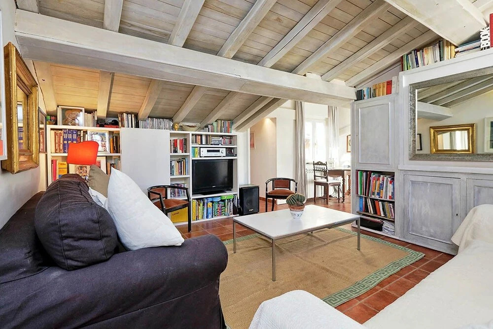 Pantheon Charming Penthouse