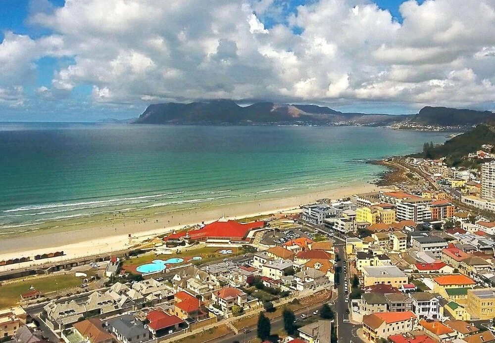 Crows Nest Fish Hoek Bay