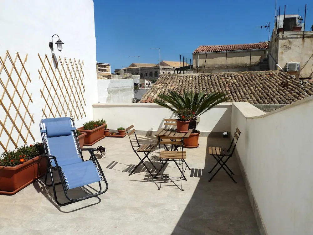 Studio in Siracusa, With Wonderful City View, Furnished Terrace and Wifi Near the Beach