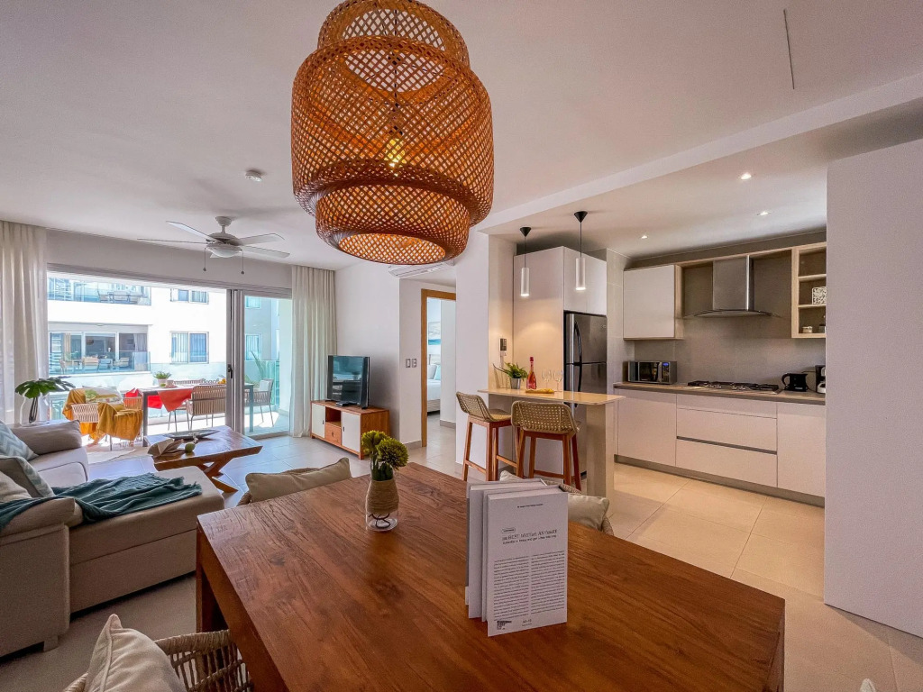 Gorgeous apartment steps from the beach.  B3