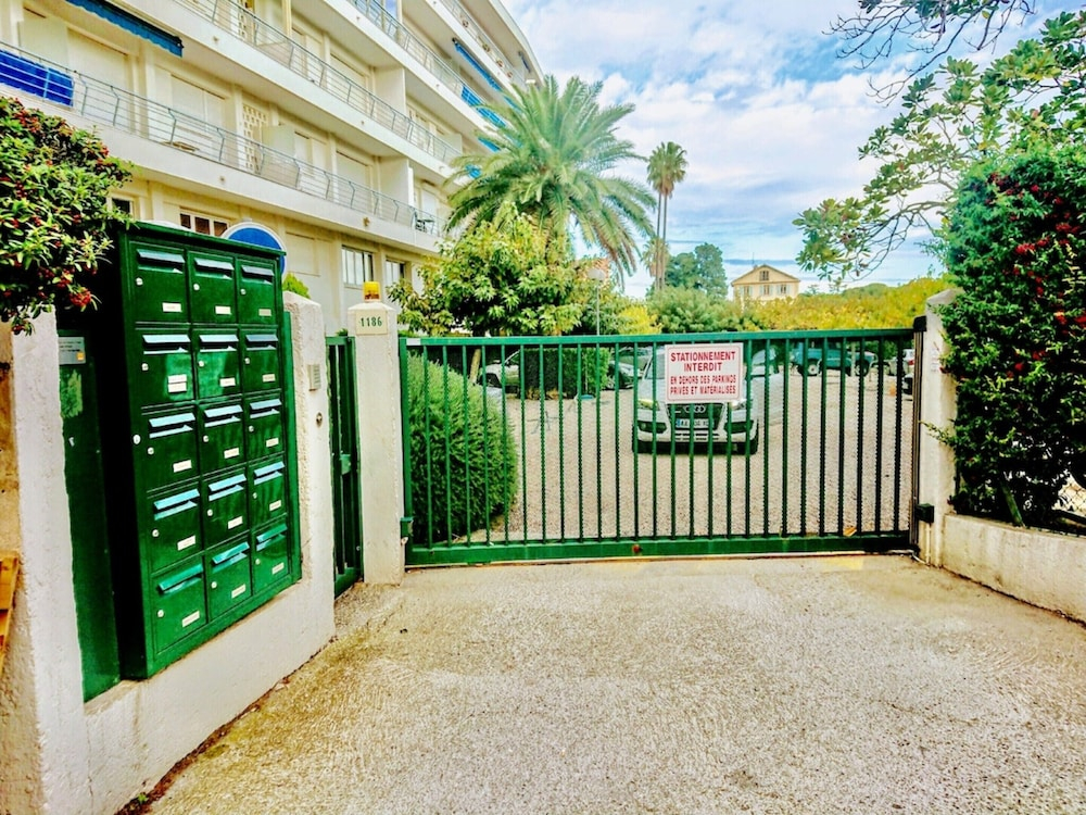 Cozy Apartment for 2 in Antibes