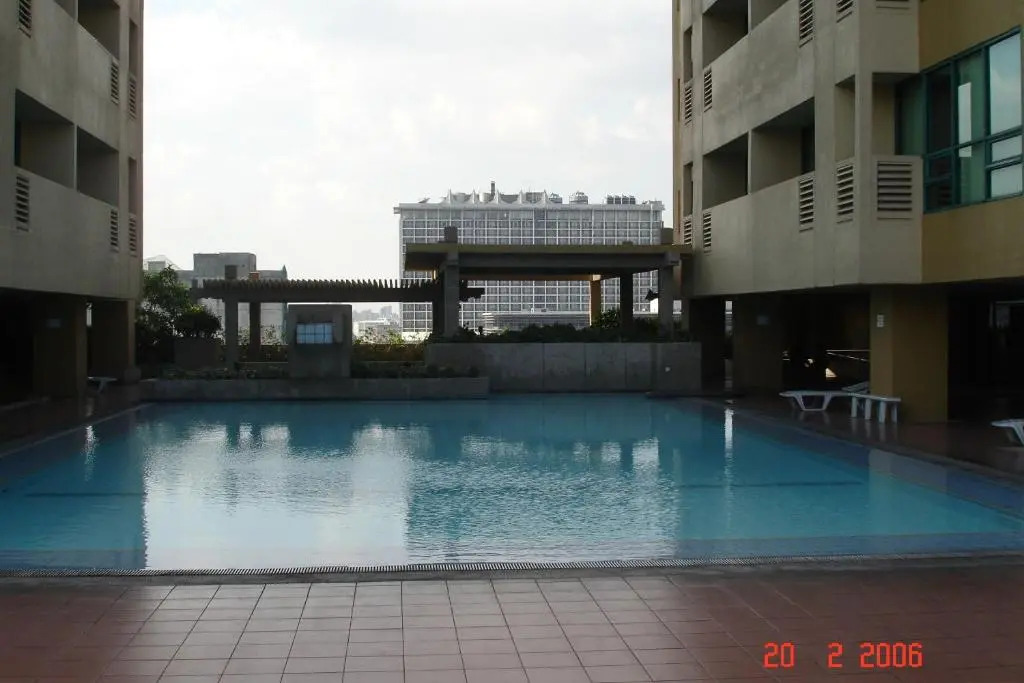 67 sqm. Condo Unit in Robinson Place Residences