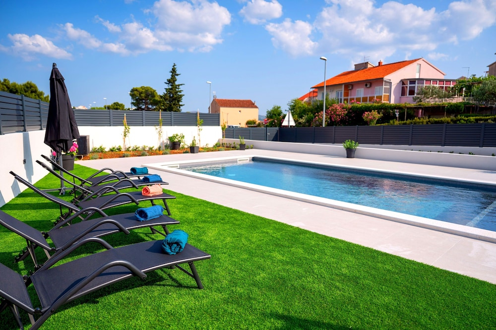 House Villa LuNi