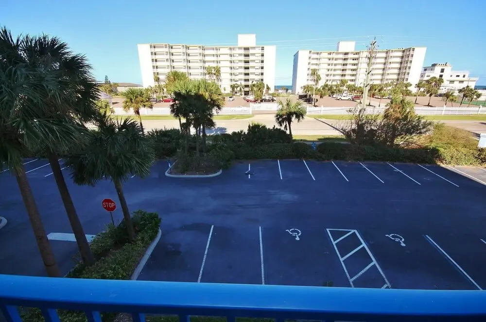 Oceanwalk 2-305 Apartment 3