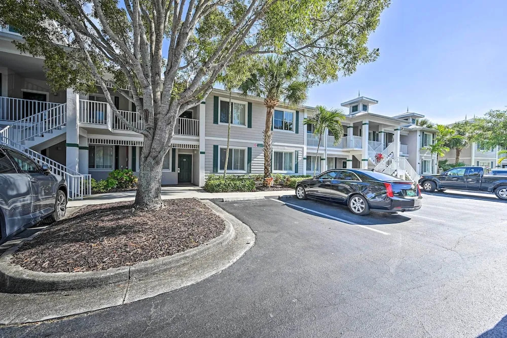Luxury Golf Villa in Beautiful Lely Resort w/ Pool