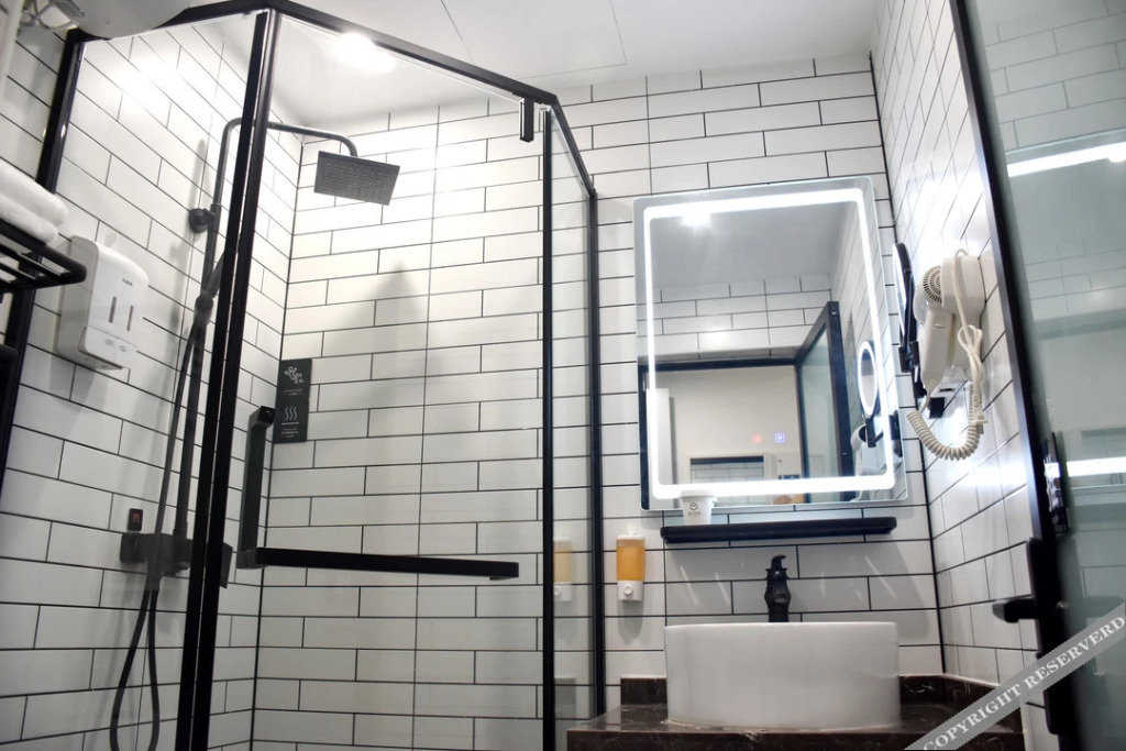 SpaceBox Hotel