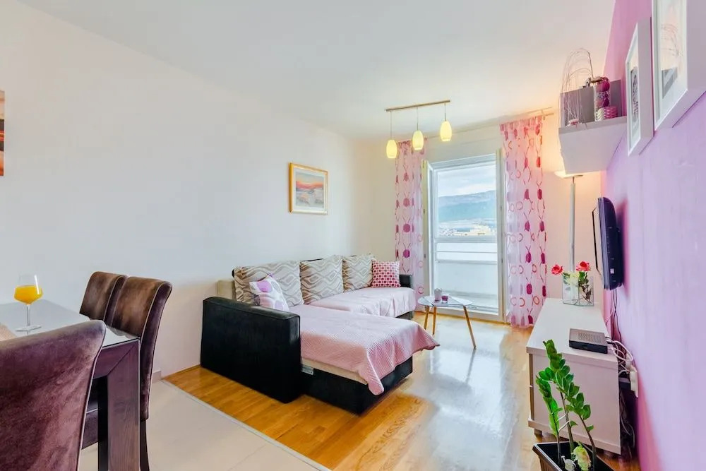 Mountain View Apartment