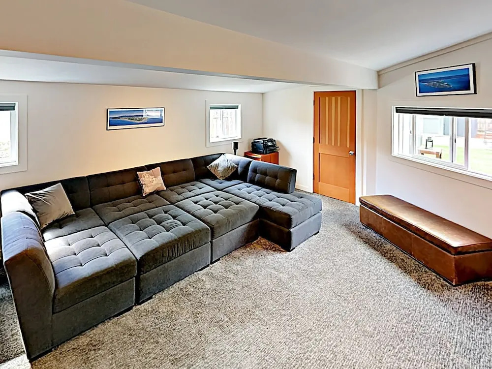 3528 SW 98th Street Home by RedAwning