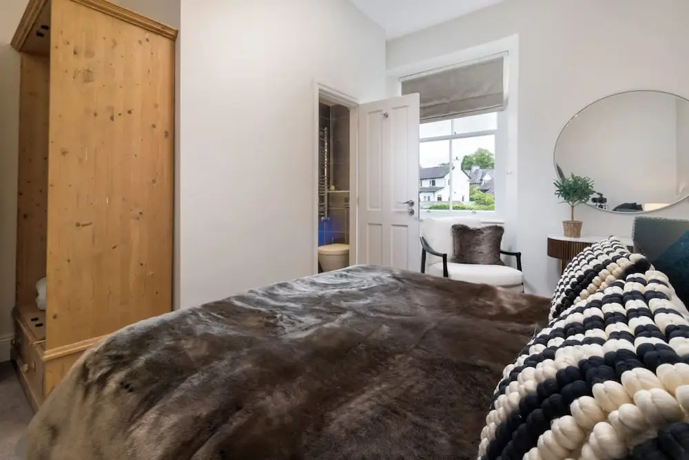 Rosemount X3 Bed Townehouse With Hot Tub