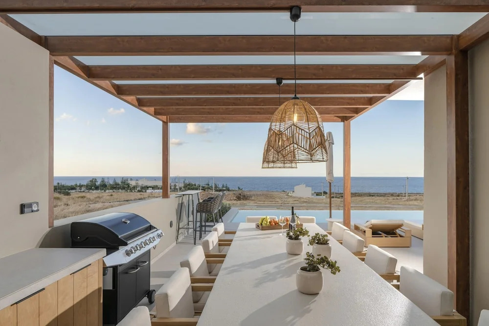 Villa Luxury Heaven - with Heated Pool