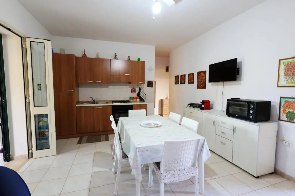 Apartment with 3 bedrooms in Torre Pali with enclosed garden 400 m from the beach