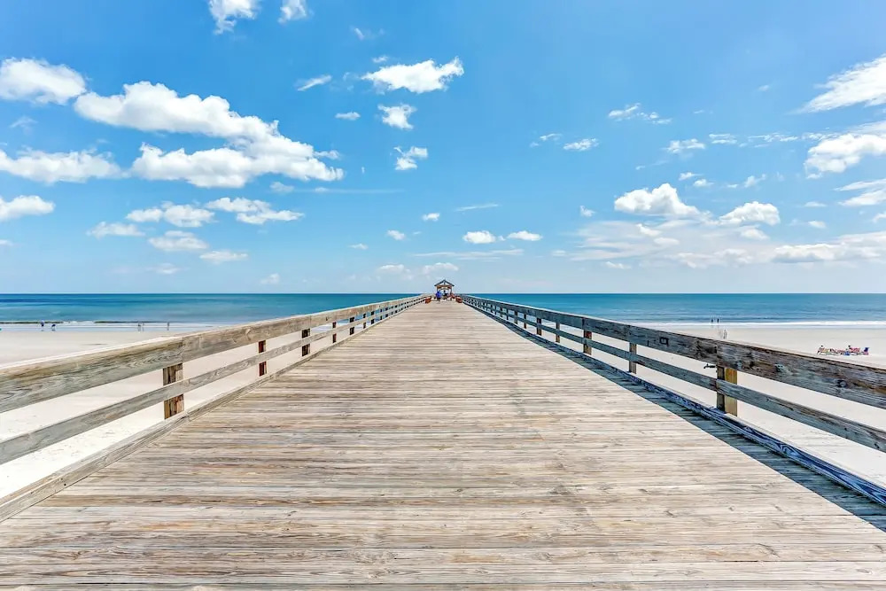 7th Floor, Corner Property on the top Floor With Easy Beach Access Exclusive Fishing Pier