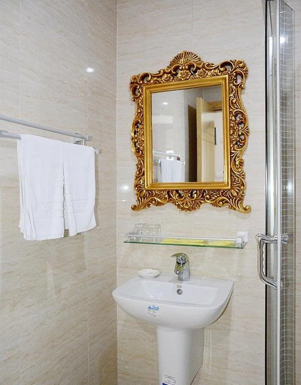 Sunkist International Hotel