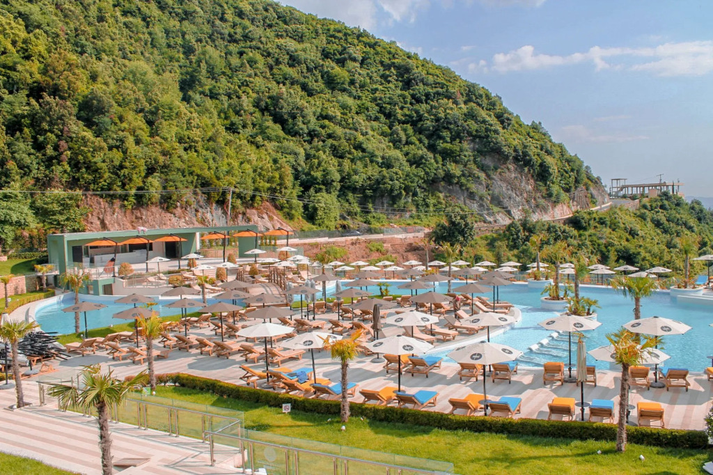 Select Hill Resort