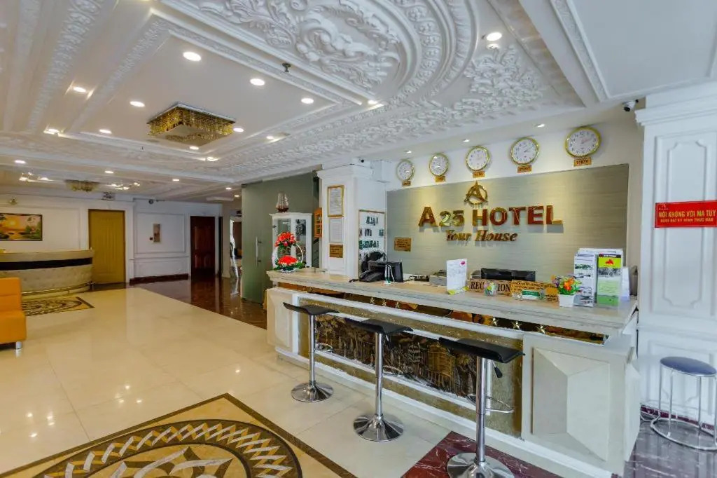 DAHLIALAND SAIGON HOTEL & SWIMMING PooL