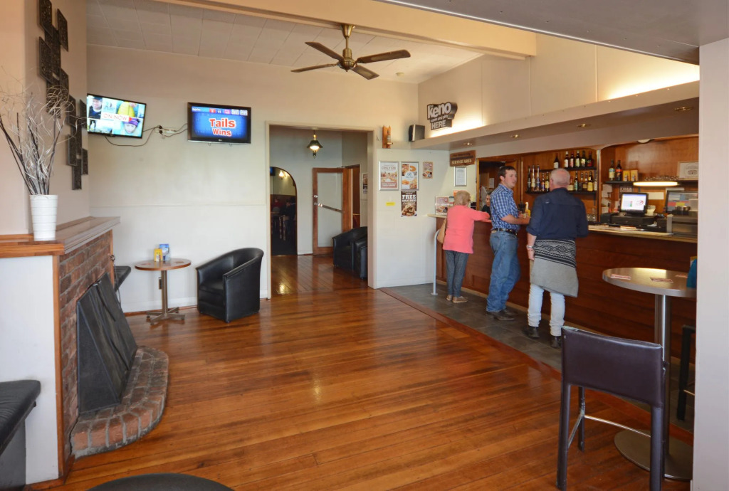 Bridge Hotel