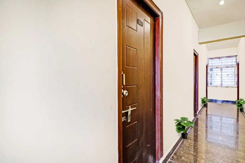 OYO 70119 Happy stay Hotels