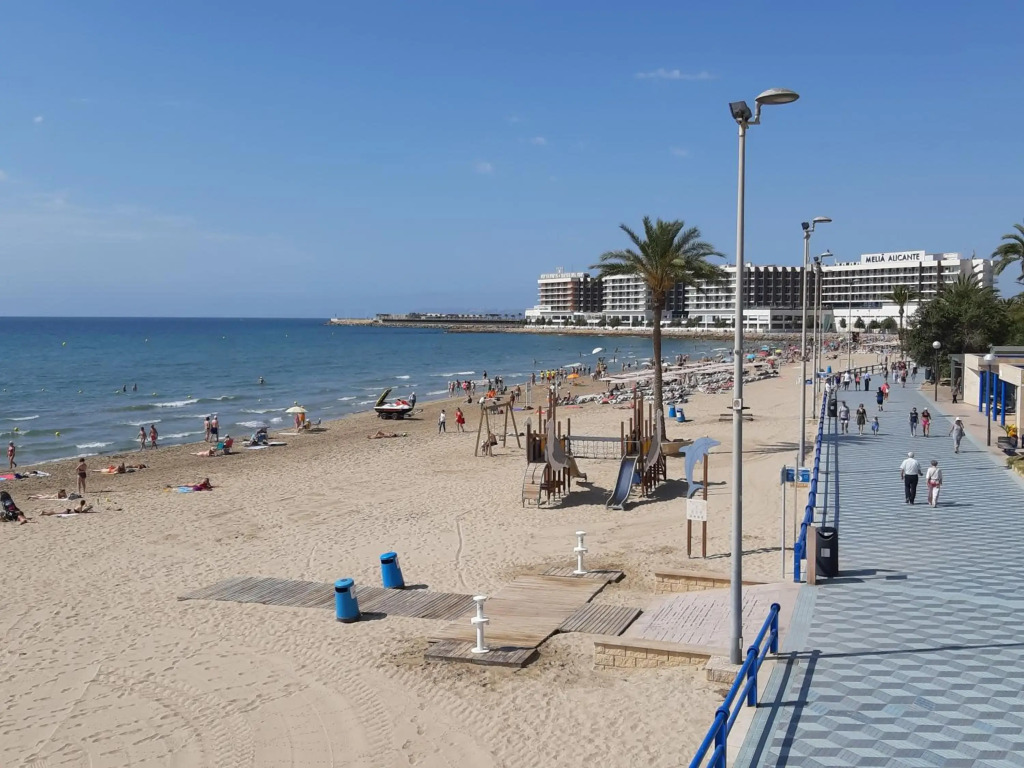 Apartamento Grande - Castillo Santa Barbara
