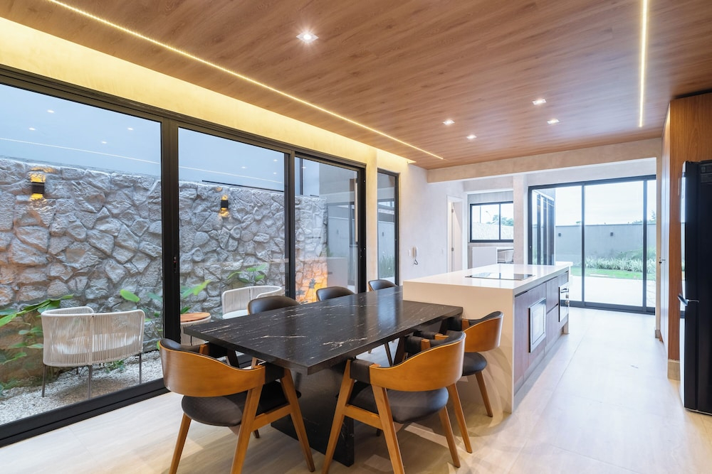 Oceano Exclusive Homes 450m Praia Campeche FNR0001