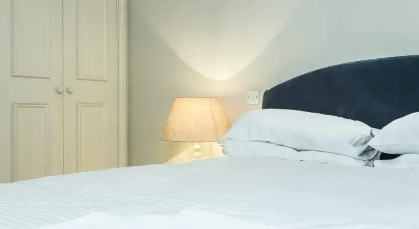 FG Property - Earls Court, Philbeach Gardens, Flat 9