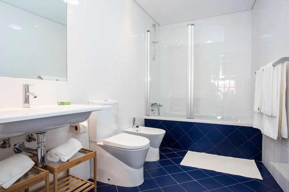 Casa da Praça Apartments - by Casas na Ilha