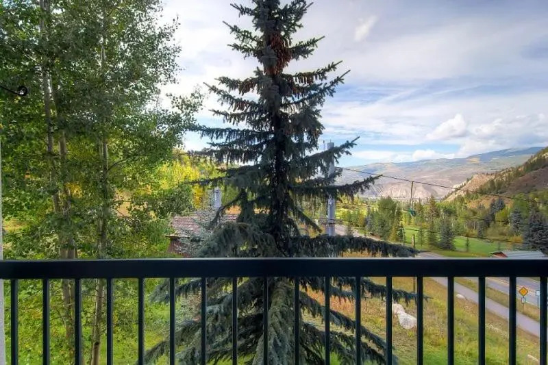 Beaver Creek, 2 Bedroom Condo at the Borders, Ski-In Ski-Out, in the Village