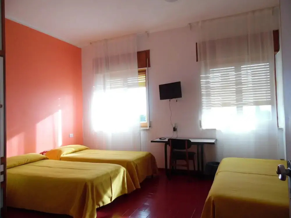Siris Hotel