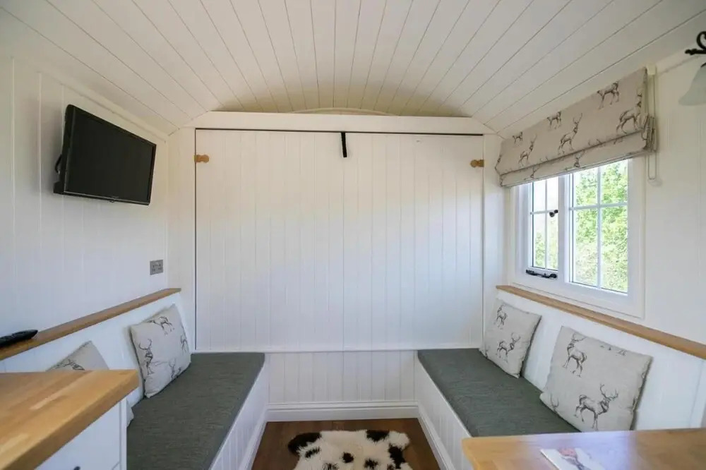 1B Deluxe Cabin - Free Parking, King-size Bed