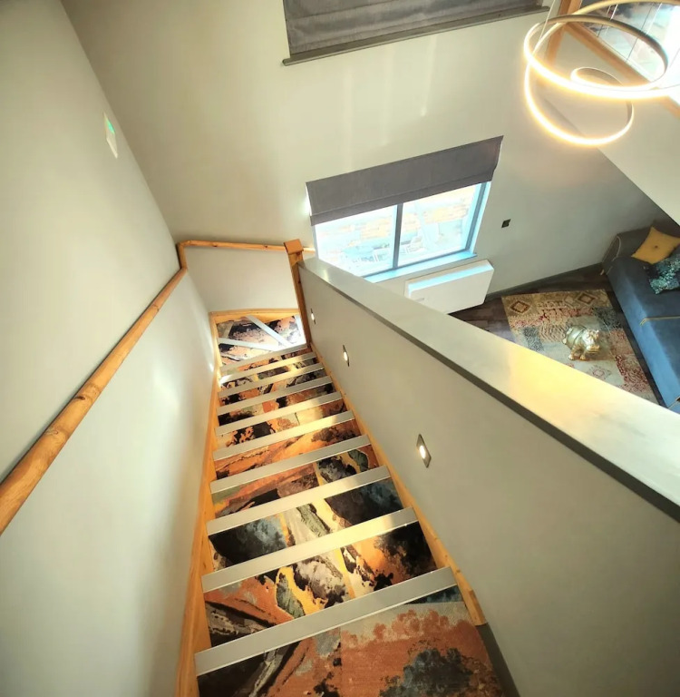 Pinnacle Suites Hotel