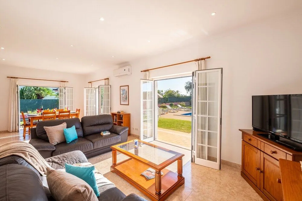 Villa Sunrise - com piscina privada e BBQ em Carvoeiro