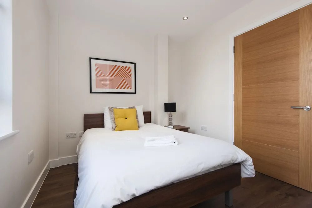 Awesome Aldgate City Apartment