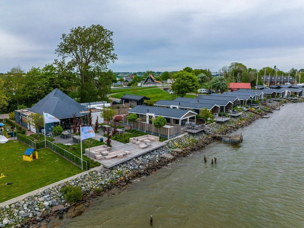 Modern Chalet on the Water of the Markermeer