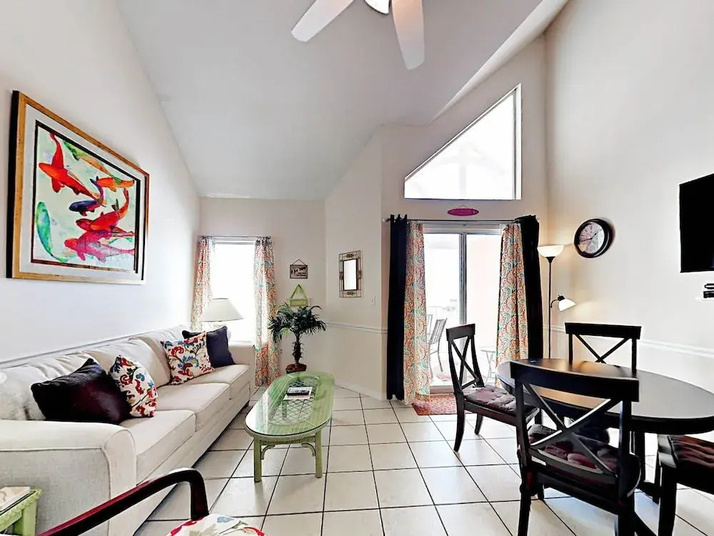 Gulf Shores Condo w/ Pool, Hot Tub - 1 Br condo by RedAwning