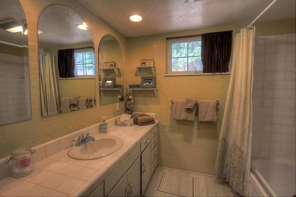 Slice of Tahoe by Lake Tahoe Accommodations
