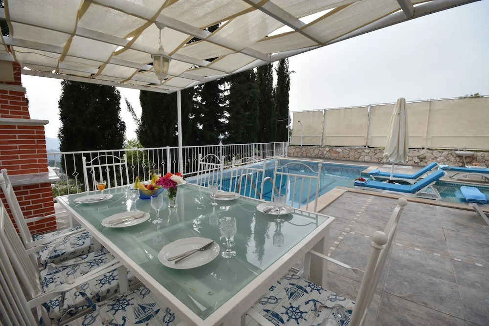 Villa Yonca by Helaltatilvillari
